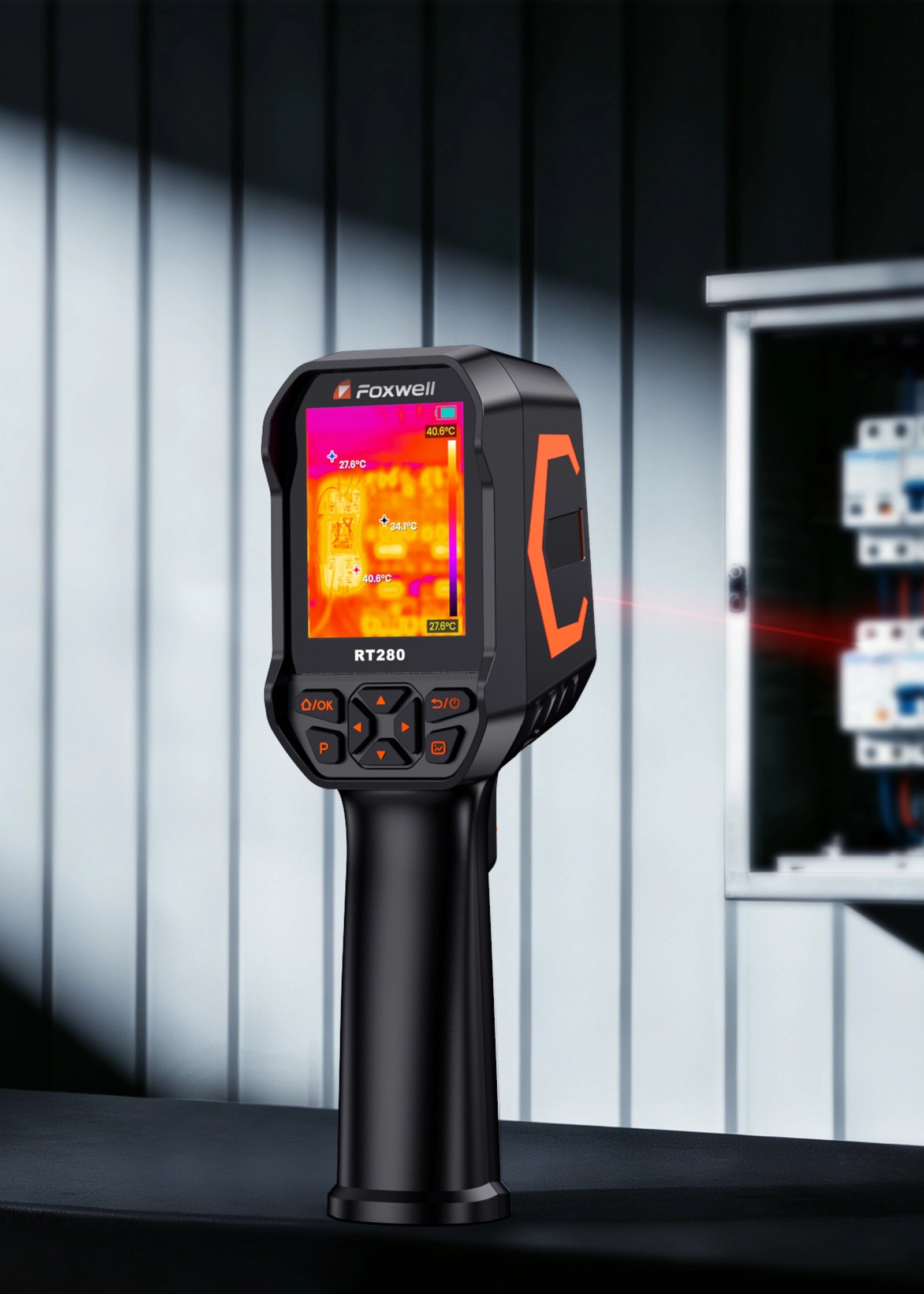 Foxwell RT280 Thermal imaging camera with a colorful display on a dark background